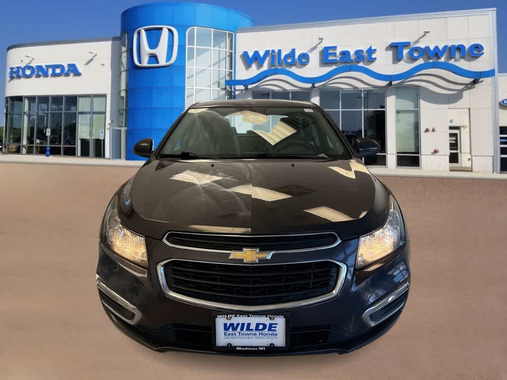 Thumbnail: 2015 Chevrolet Cruze - 3