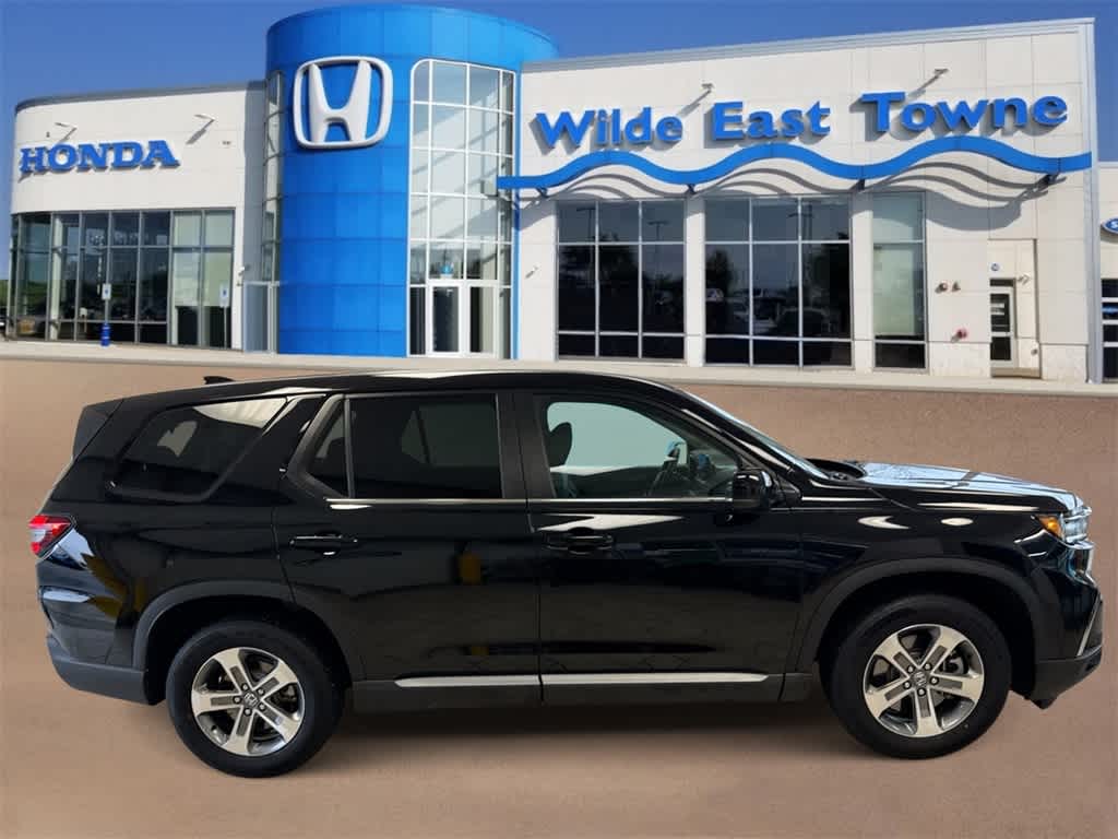 Thumbnail: 2025 Honda Pilot - 9