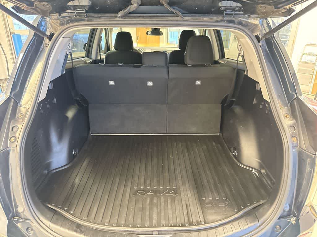 Thumbnail: 2018 Toyota RAV4 - 36