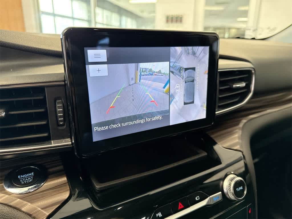 Thumbnail: 2022 Ford Explorer - 32