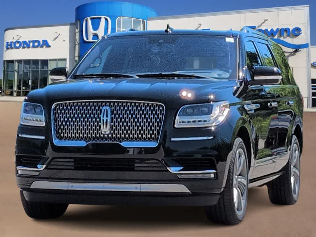Thumbnail: 2018 Lincoln Navigator - 4