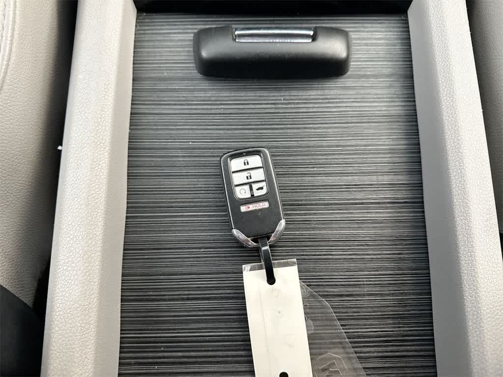 Thumbnail: 2017 Honda Pilot - 38