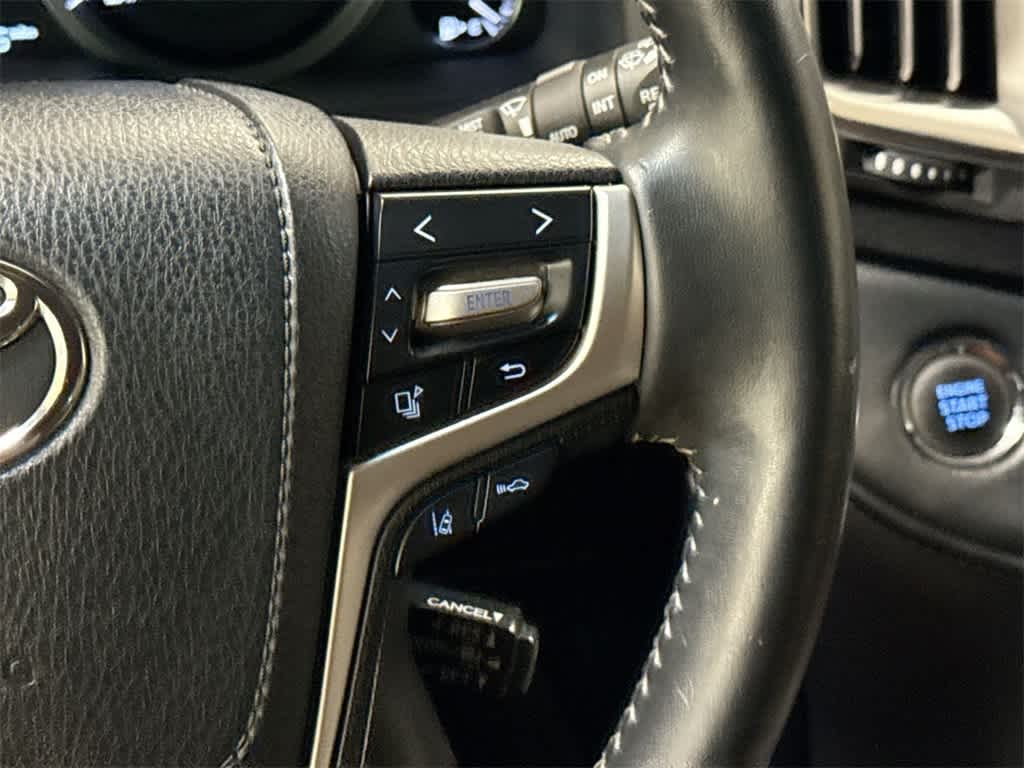 Thumbnail: 2016 Toyota Land Cruiser - 27