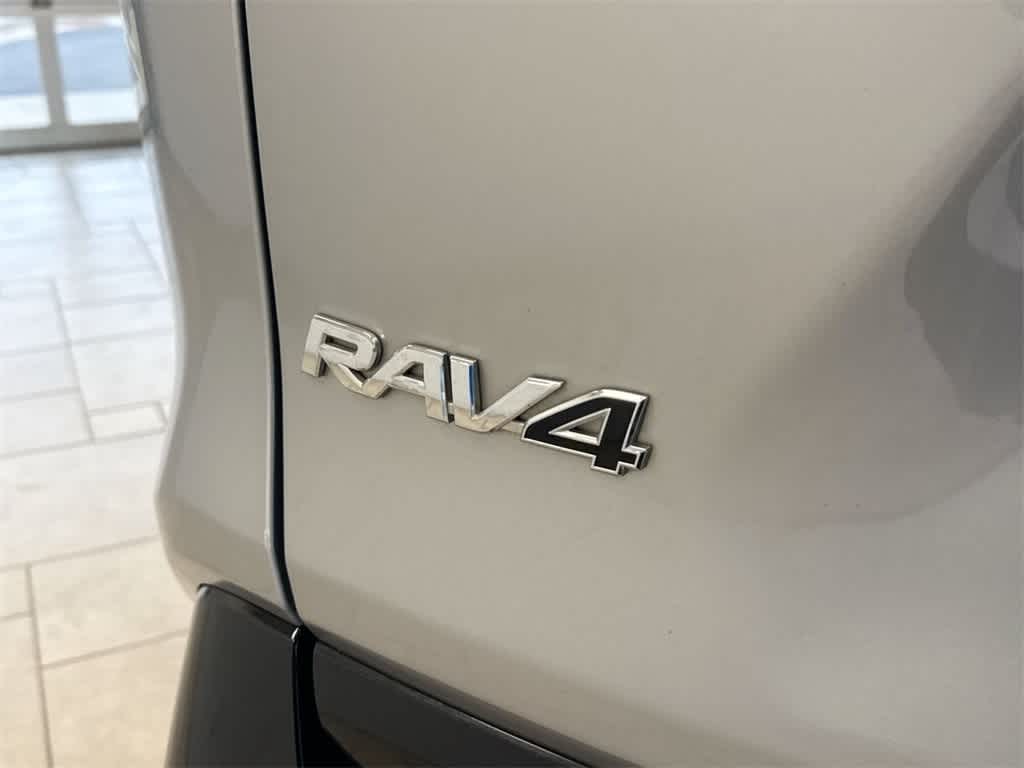 Thumbnail: 2019 Toyota RAV4 - 13
