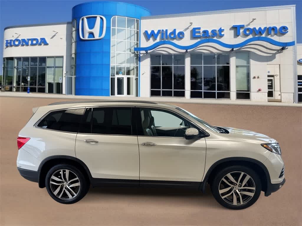 Thumbnail: 2018 Honda Pilot - 9