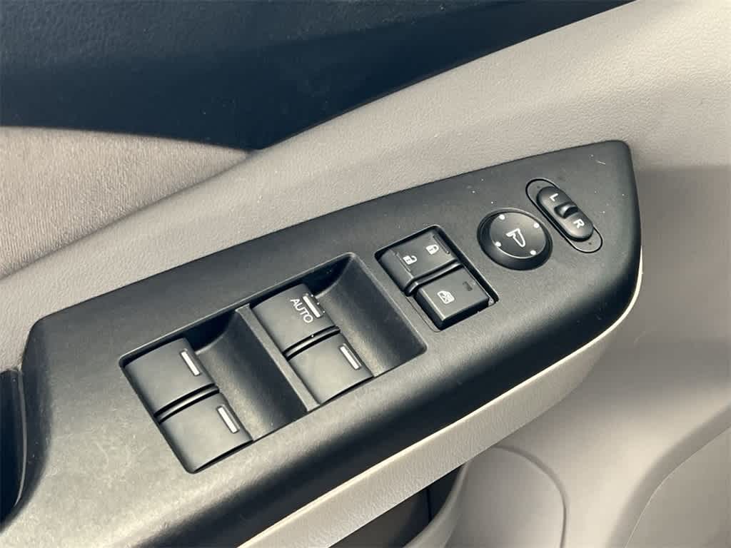 Thumbnail: 2012 Honda CR-V - 18