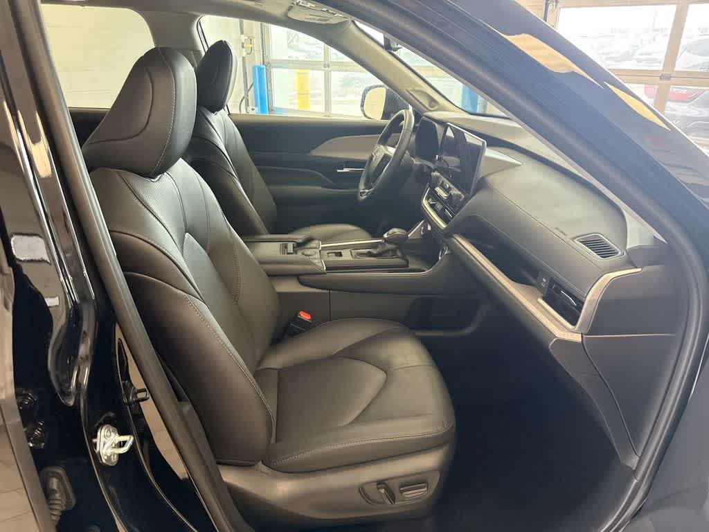 Thumbnail: 2024 Toyota Grand Highlander - 26