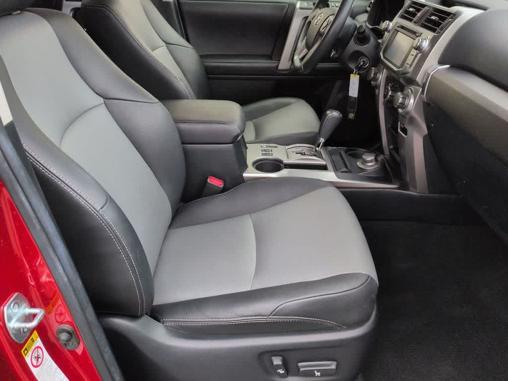 Thumbnail: 2019 Toyota 4Runner - 23