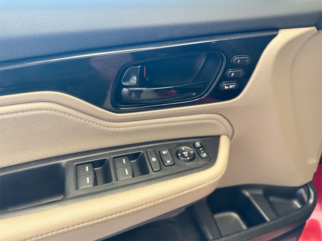 Thumbnail: 2023 Honda Odyssey - 18