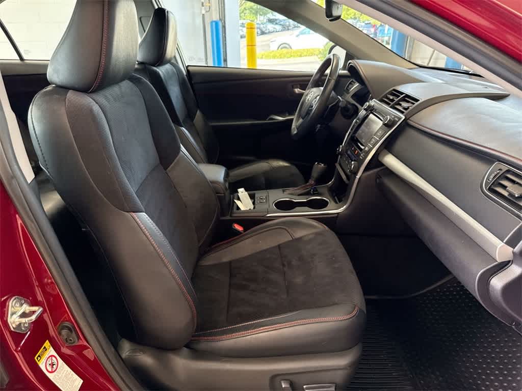 Thumbnail: 2015 Toyota Camry - 23