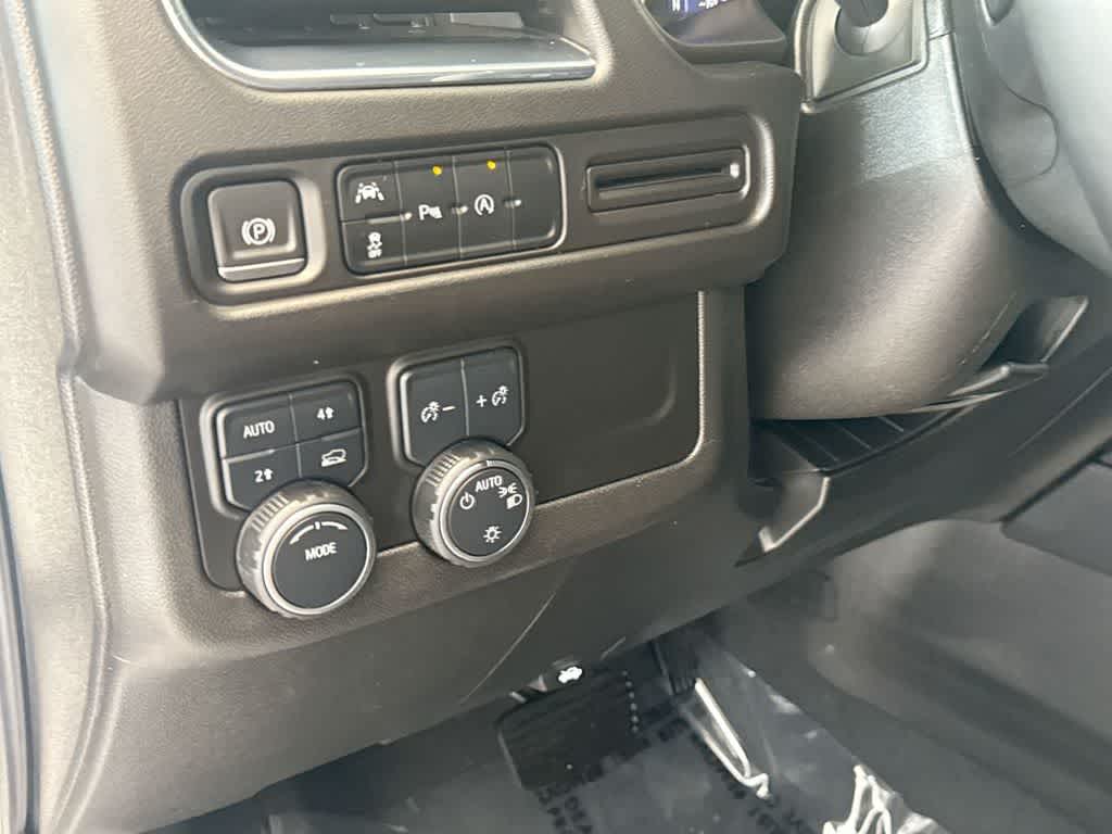 Thumbnail: 2023 Chevrolet Tahoe - 38