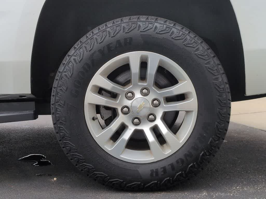 Thumbnail: 2018 Chevrolet Tahoe - 14