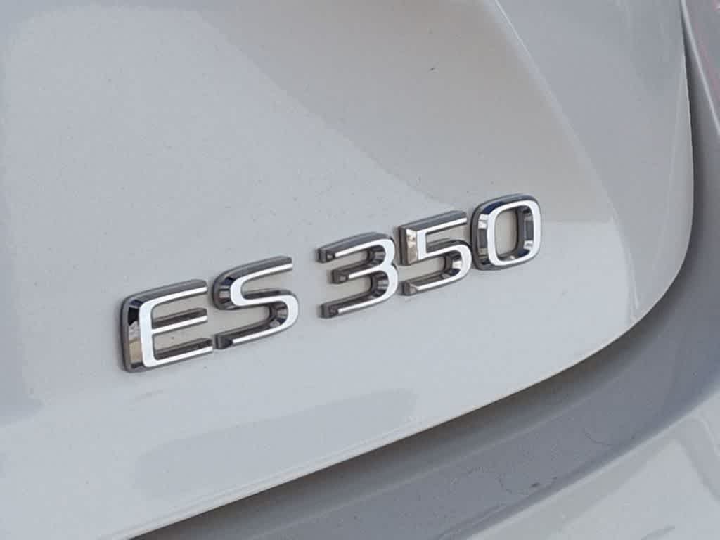 Thumbnail: 2016 Lexus ES - 12