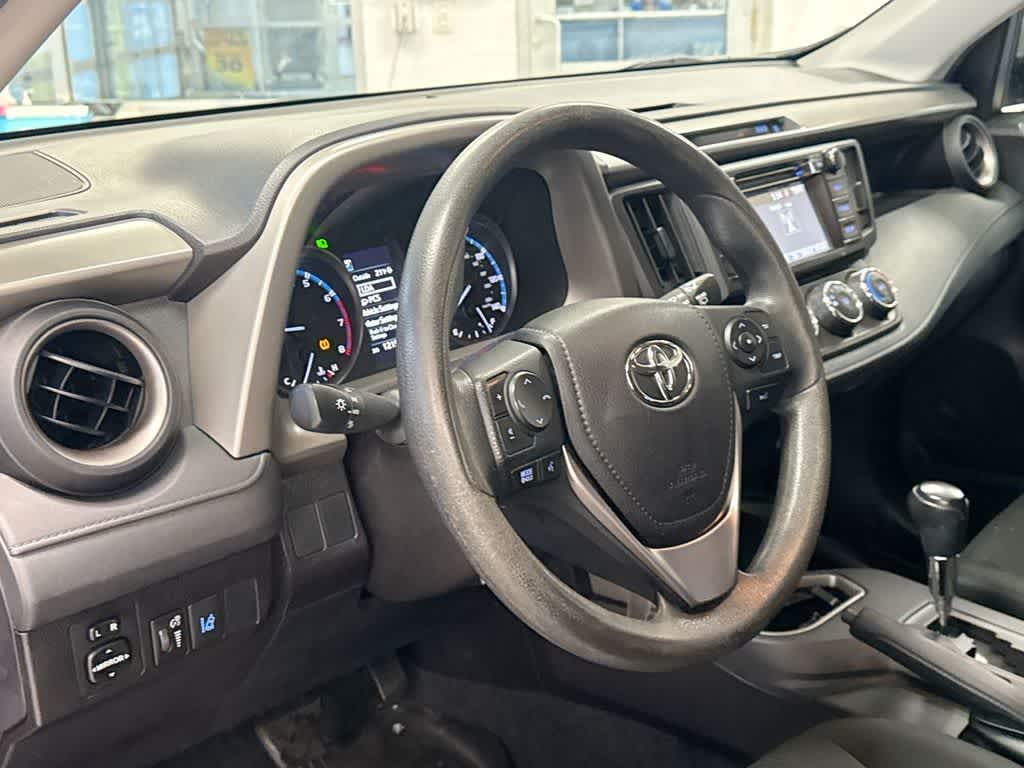 Thumbnail: 2018 Toyota RAV4 - 12