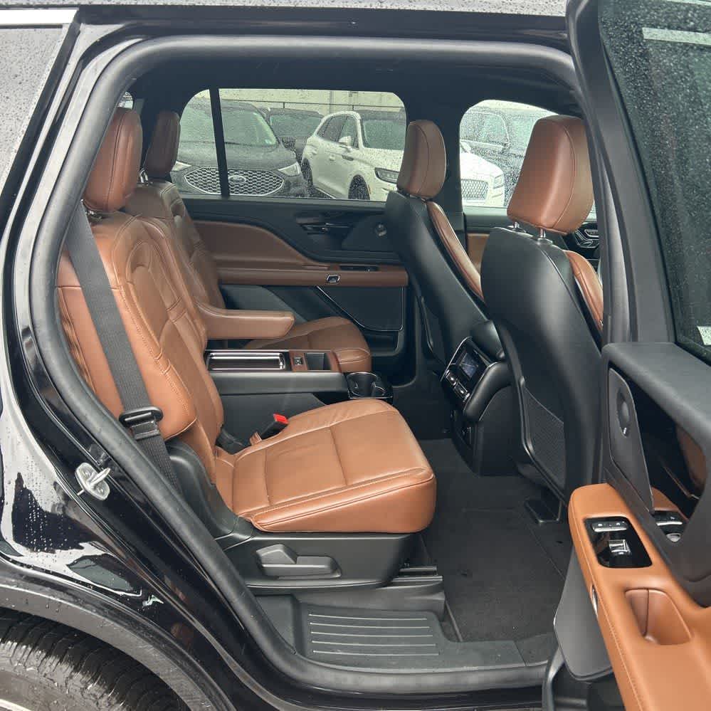 Thumbnail: 2023 Lincoln Aviator - 8
