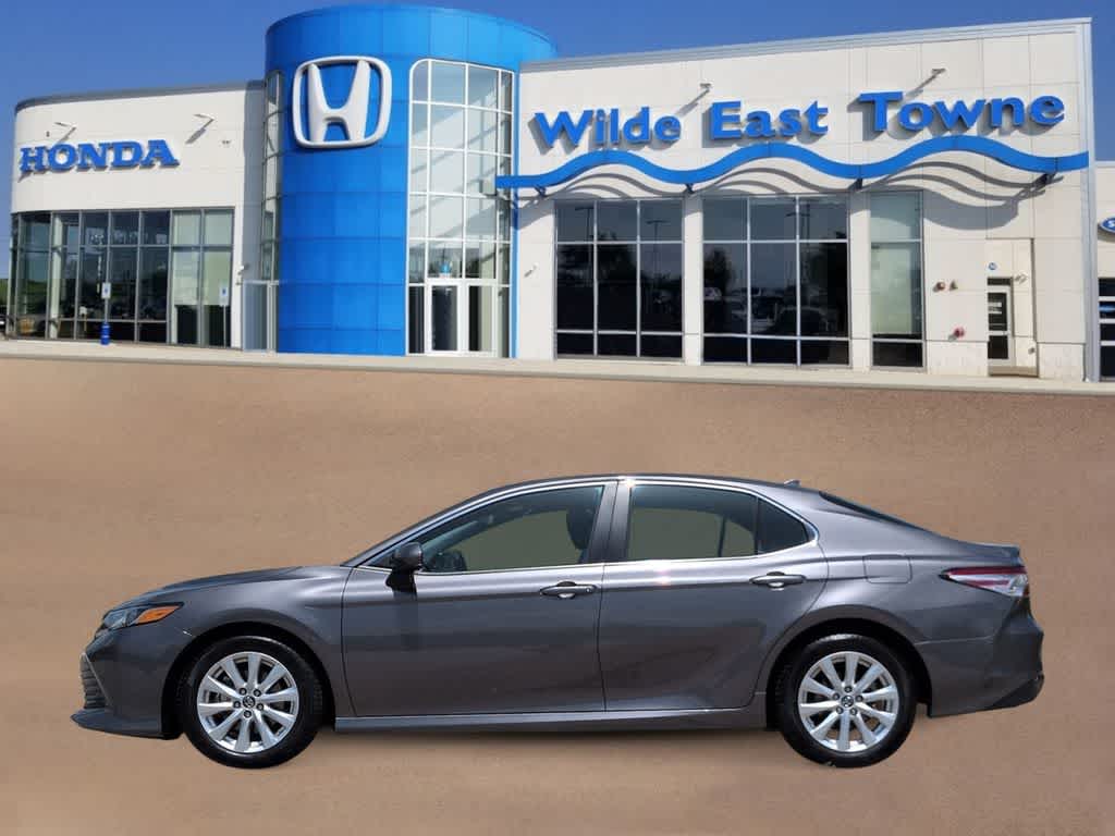 Thumbnail: 2019 Toyota Camry - 4