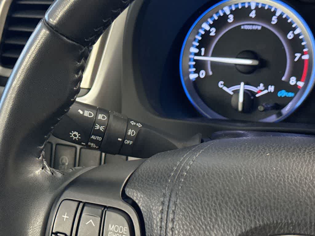 Thumbnail: 2019 Toyota Highlander - 31