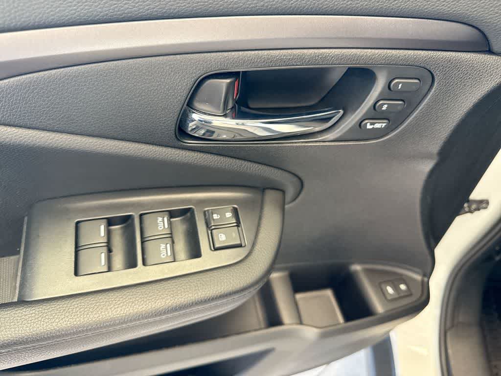 Thumbnail: 2020 Honda Pilot - 18