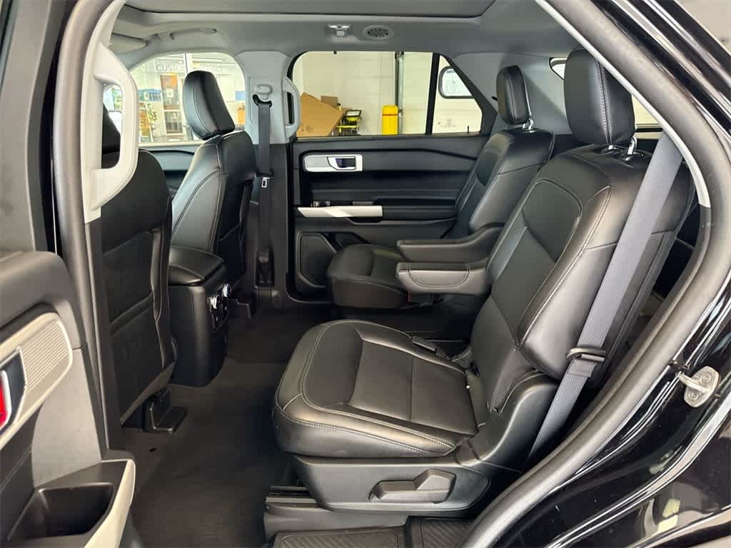 Thumbnail: 2022 Ford Explorer - 21