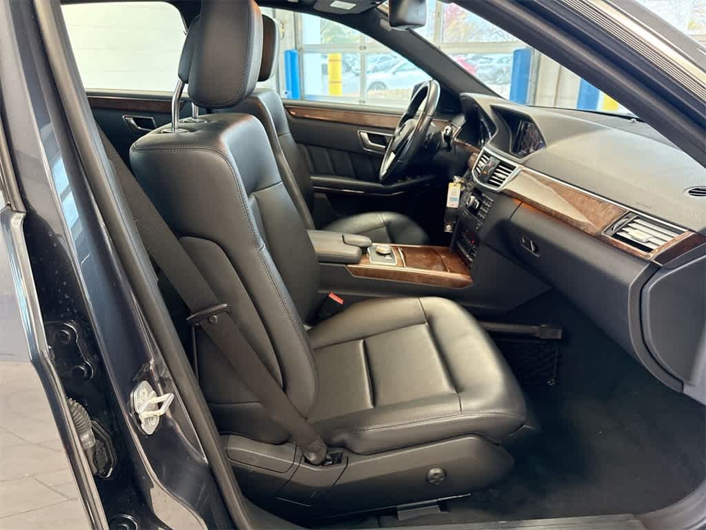 Thumbnail: 2012 Mercedes-Benz E-Class - 23