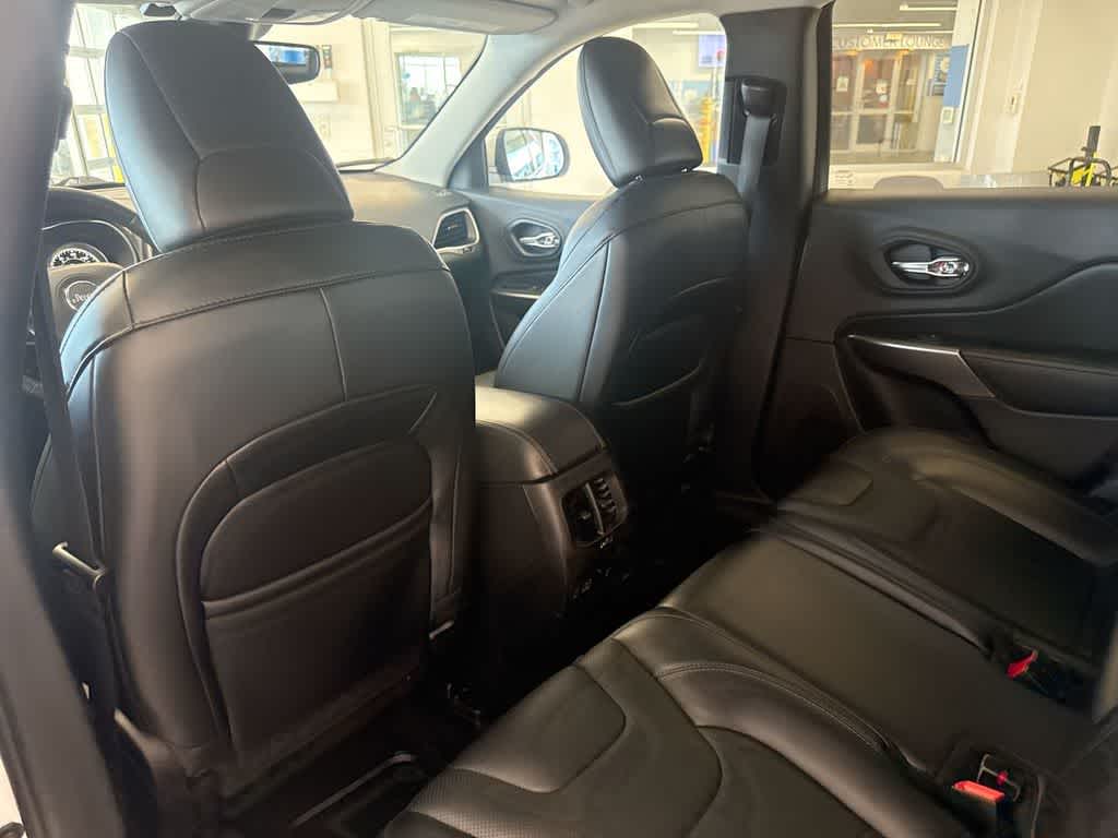 Thumbnail: 2021 Jeep Cherokee - 20