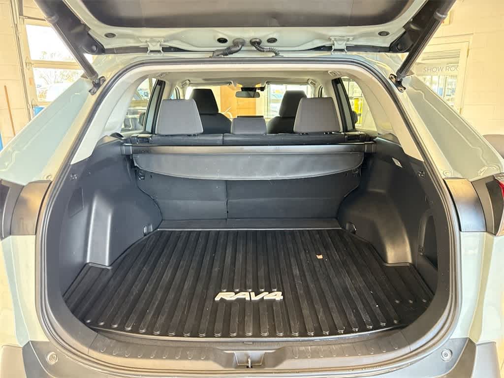 Thumbnail: 2021 Toyota RAV4 - 34