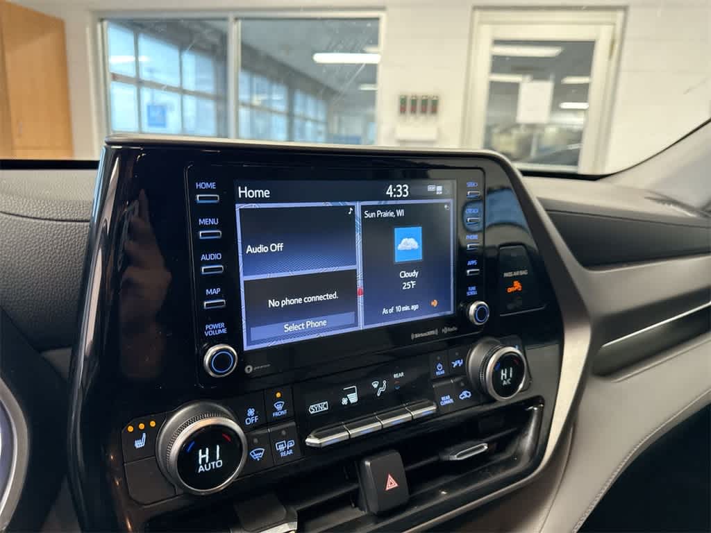 Thumbnail: 2022 Toyota Highlander - 33