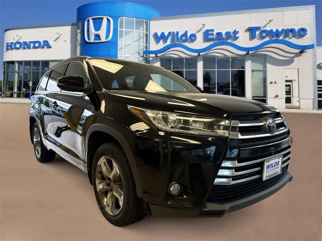 Thumbnail: 2018 Toyota Highlander - 2