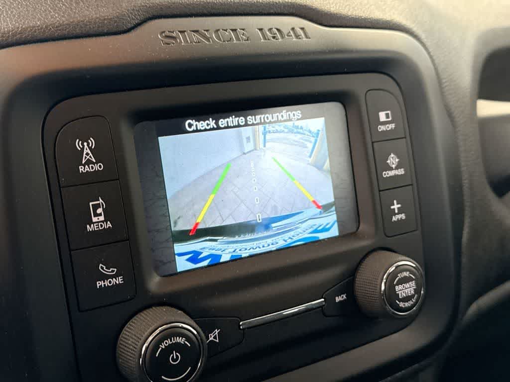 Thumbnail: 2016 Jeep Renegade - 29