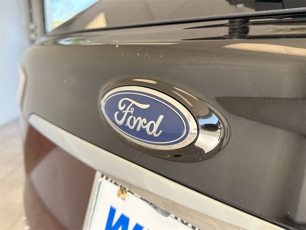 Thumbnail: 2019 Ford Edge - 12