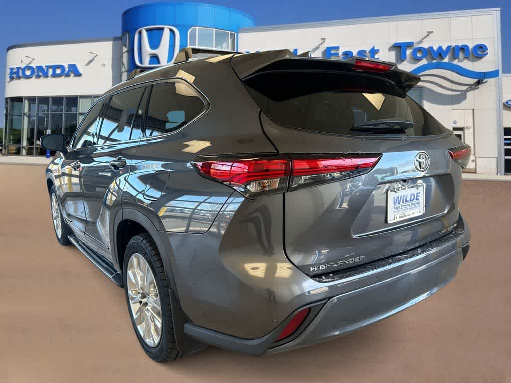 Thumbnail: 2023 Toyota Highlander - 6