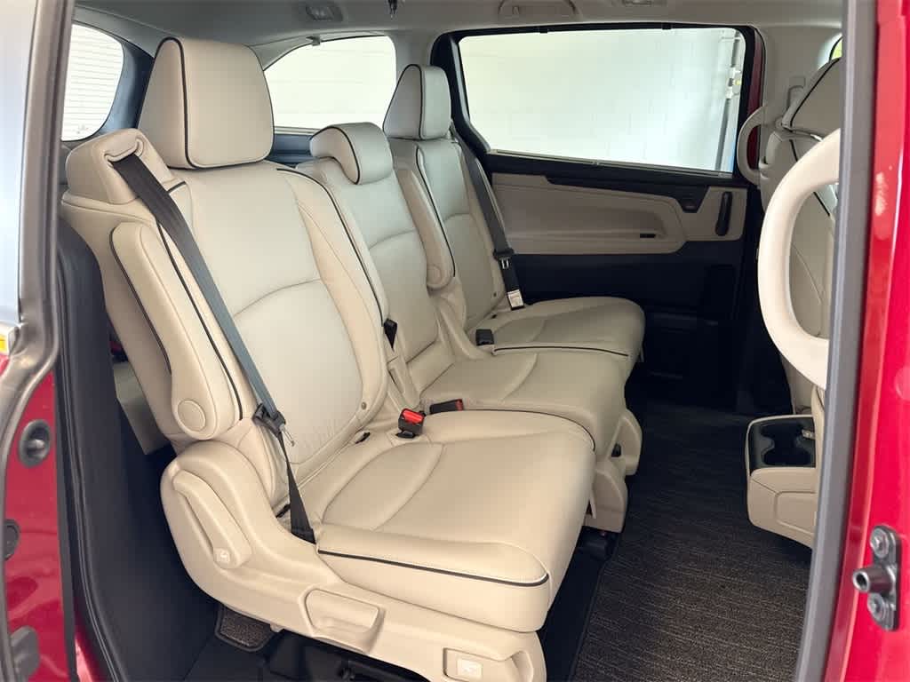2025 Honda Odyssey Touring 23