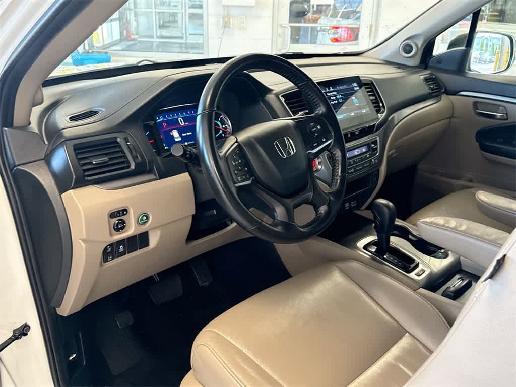 Thumbnail: 2019 Honda Pilot - 10