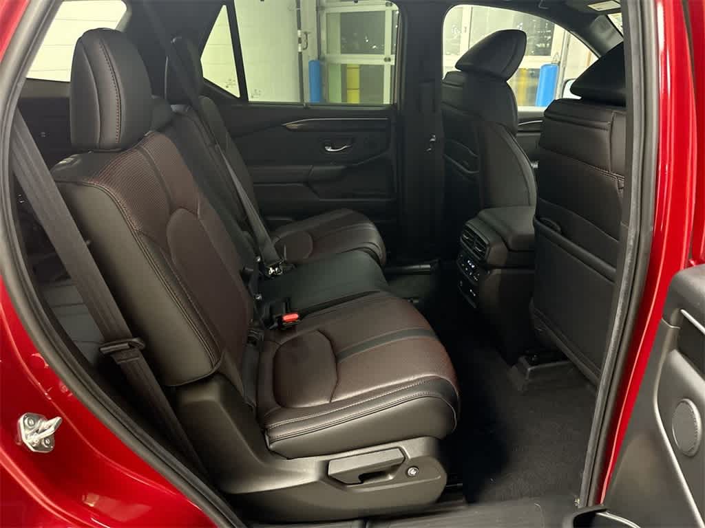 Thumbnail: 2025 Honda Pilot - 22