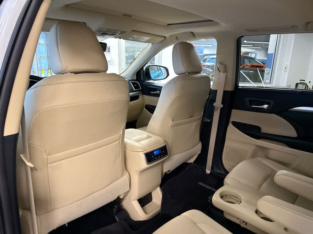 Thumbnail: 2019 Toyota Highlander - 21