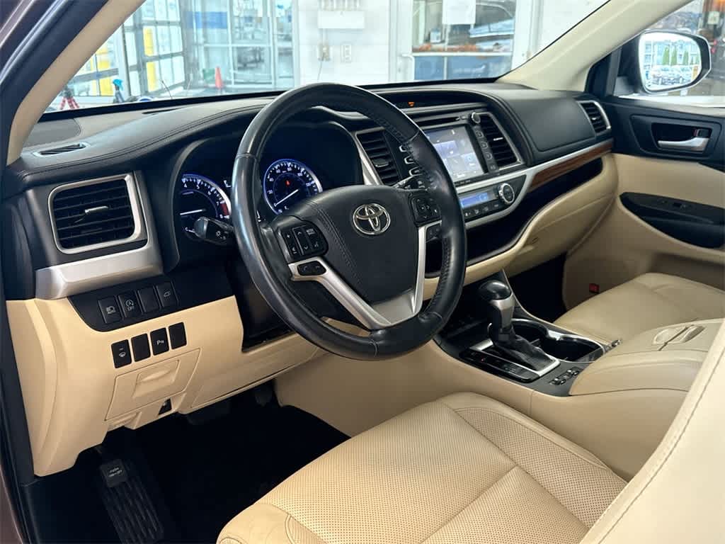 Thumbnail: 2018 Toyota Highlander - 10
