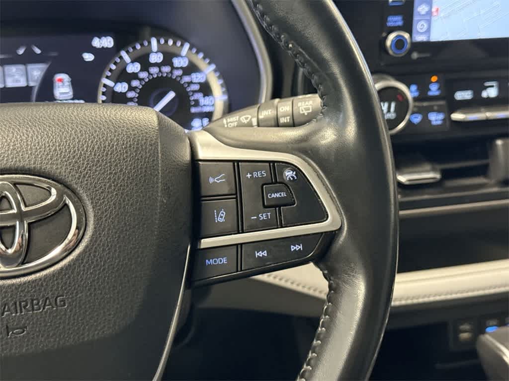 Thumbnail: 2022 Toyota Highlander - 27