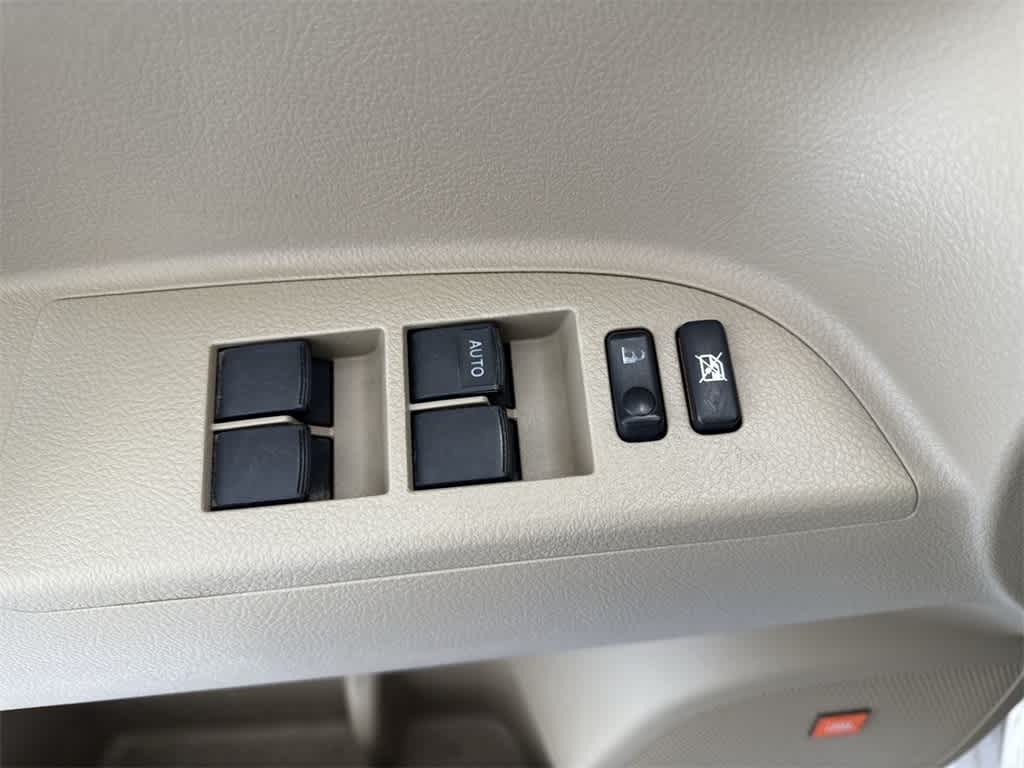 Thumbnail: 2013 Toyota Highlander - 18