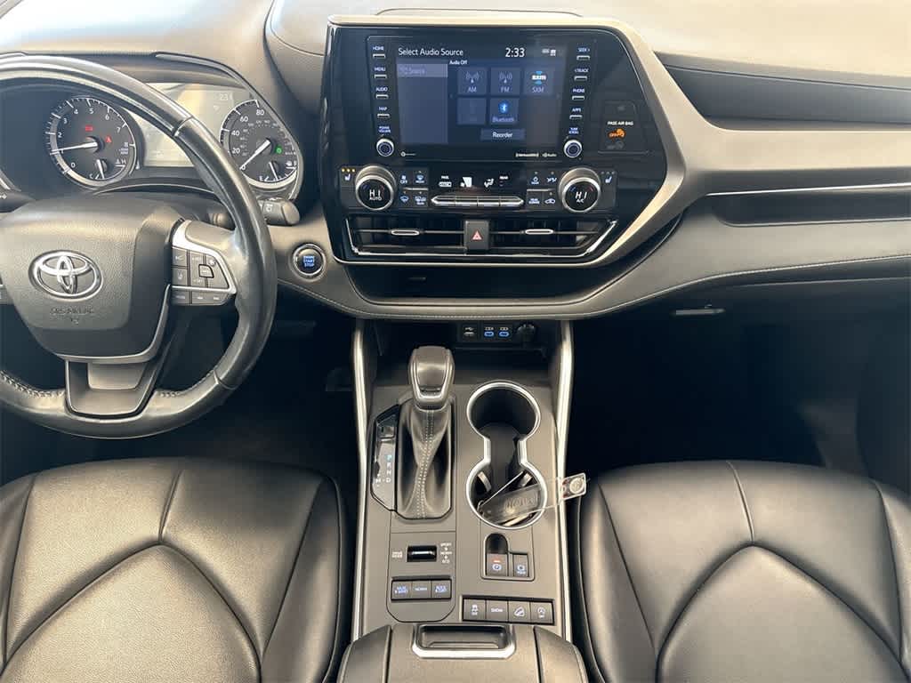 Thumbnail: 2022 Toyota Highlander - 30