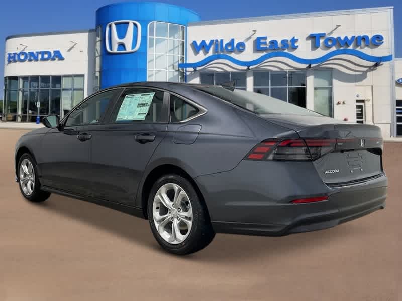 2025 Honda Accord LX photo 3