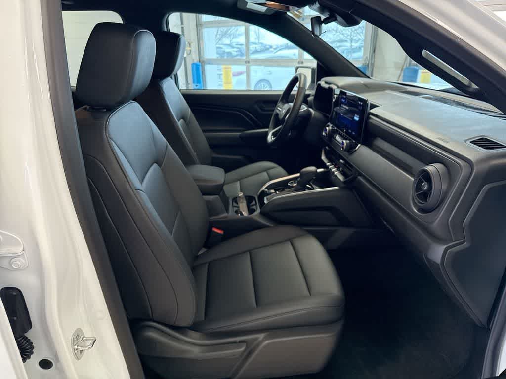 Thumbnail: 2025 Chevrolet Colorado - 23