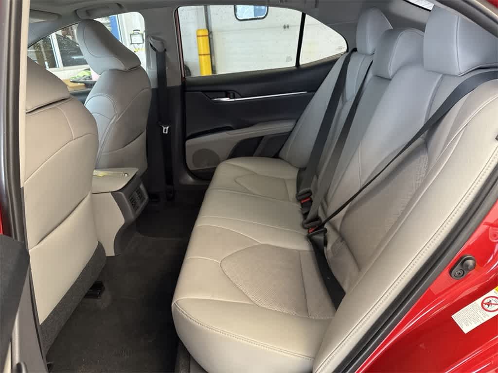2019 Toyota Camry XSE 21