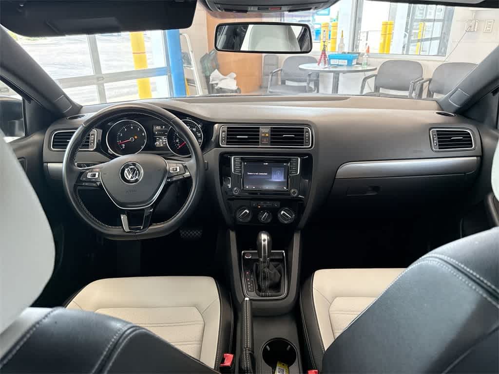 Thumbnail: 2016 Volkswagen Jetta - 16