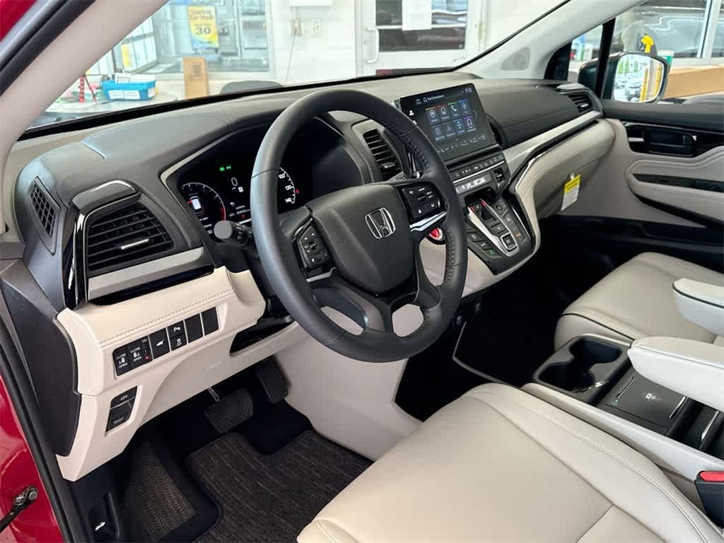 2025 Honda Odyssey Touring 10
