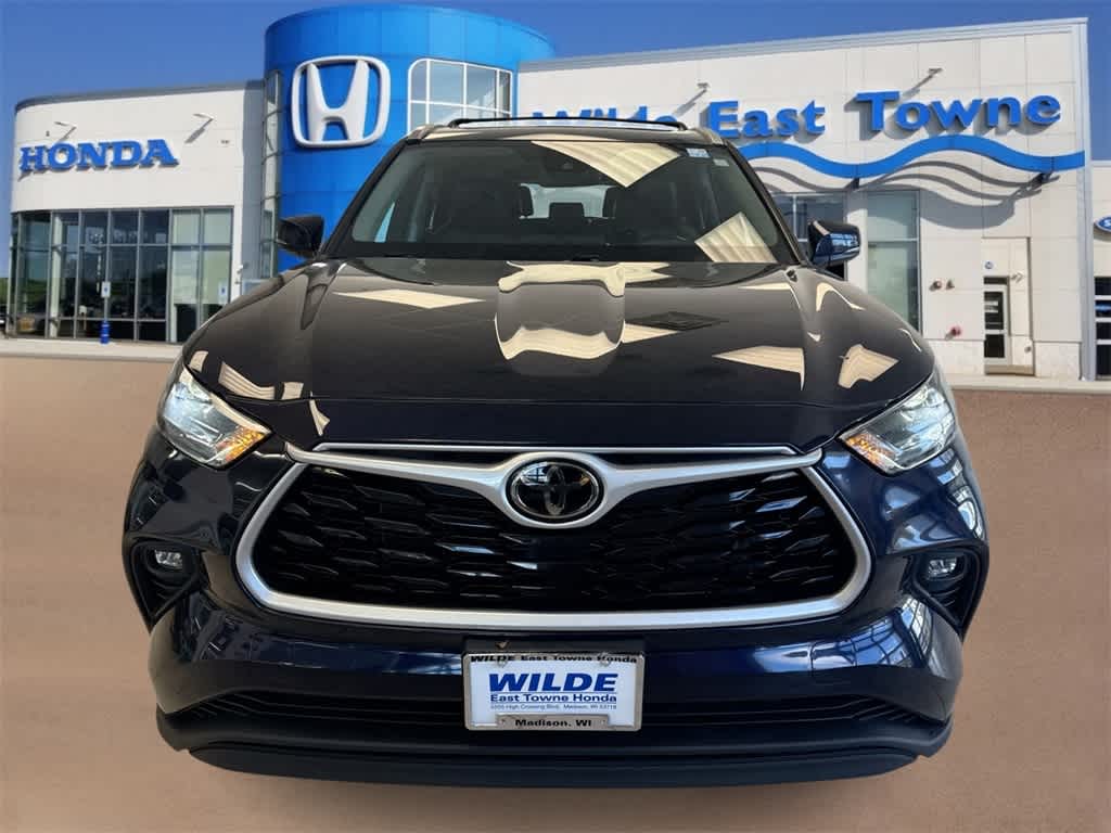 Thumbnail: 2022 Toyota Highlander - 3