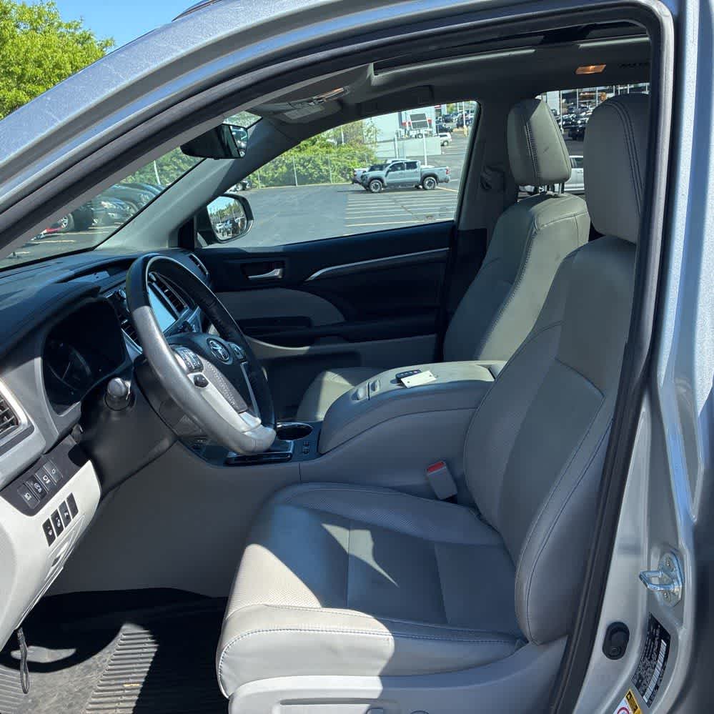 Thumbnail: 2019 Toyota Highlander - 5