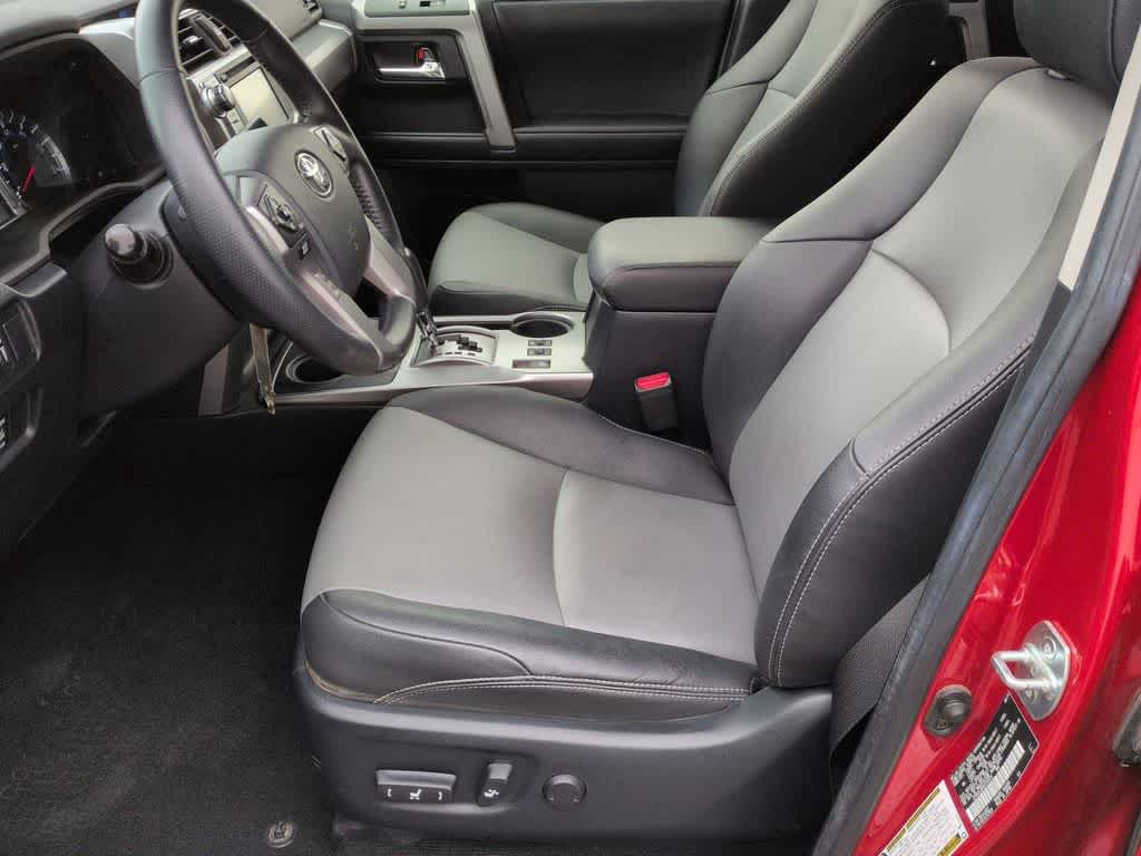 Thumbnail: 2019 Toyota 4Runner - 16