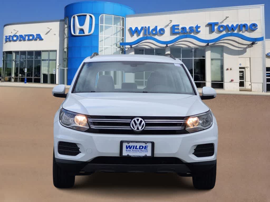 Thumbnail: 2017 Volkswagen Tiguan - 3