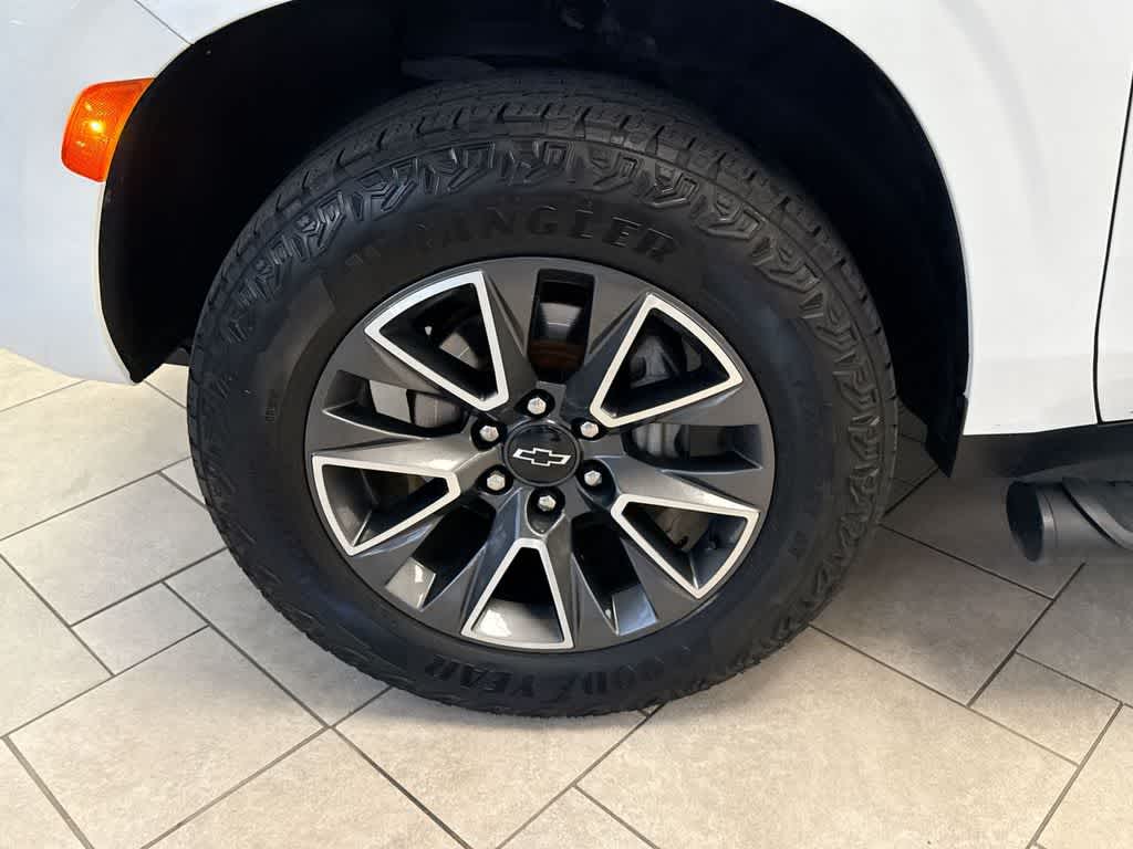 Thumbnail: 2021 Chevrolet Tahoe - 13