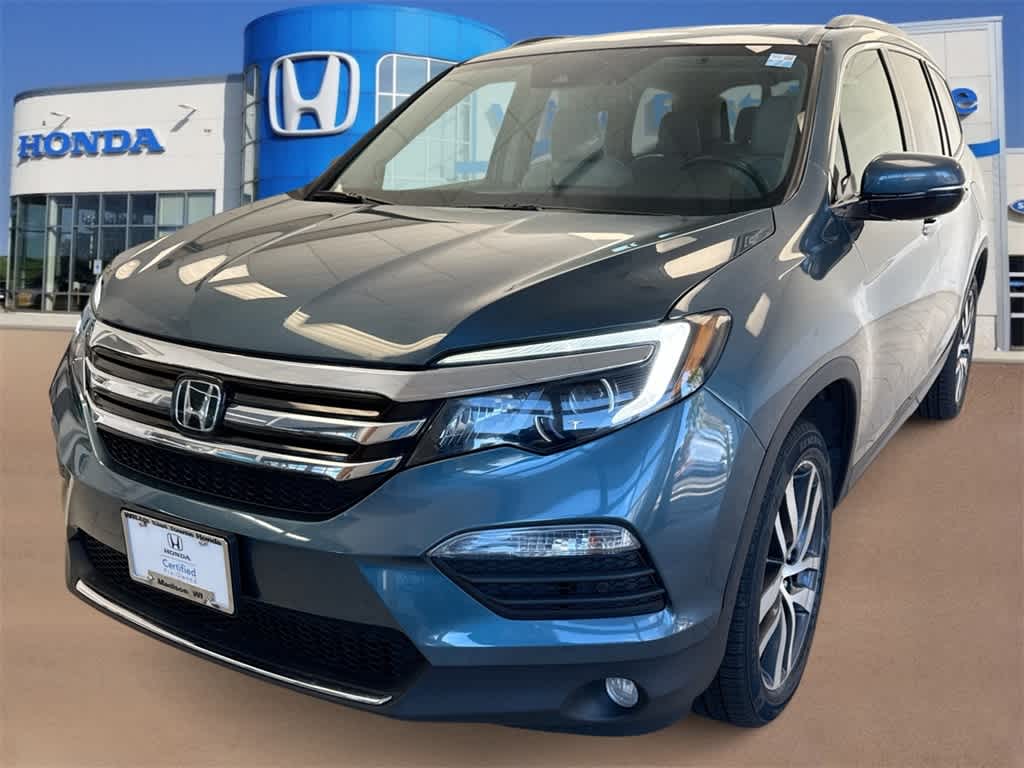 Thumbnail: 2017 Honda Pilot - 4